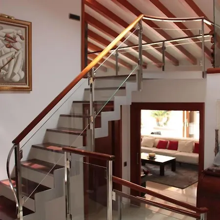Vila Domo San Andrés de Llevaneras